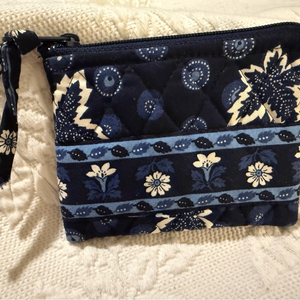 Vera Bradley NavyBlue Coin Retire Pattern Quilted Pouch